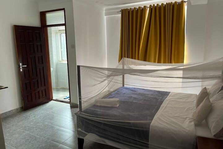 Room 6 of 26