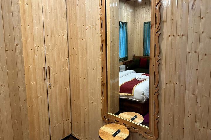 Room 87 of 251