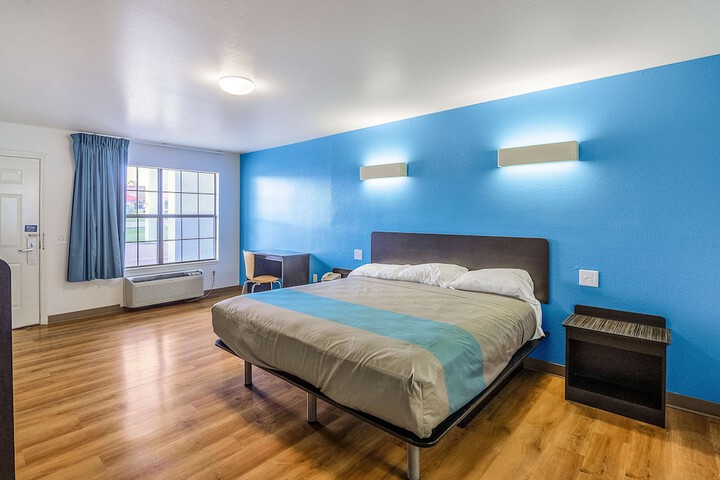 Room 4 of 29
