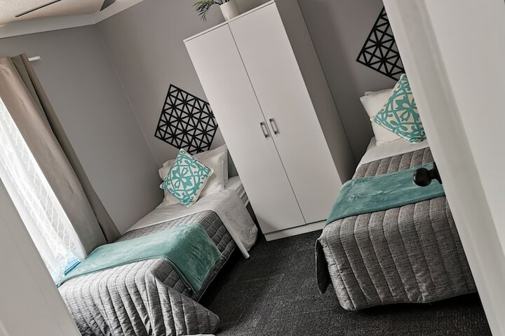 Room 44 of 76