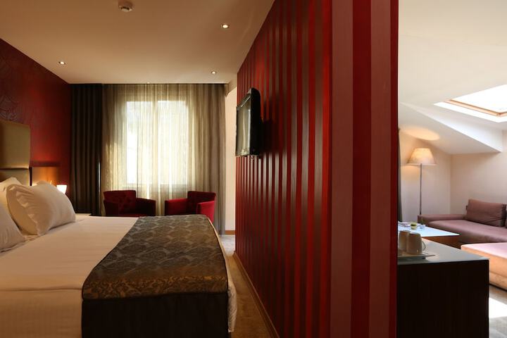 Room 17 of 52