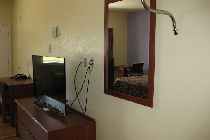 Room 13 of 22