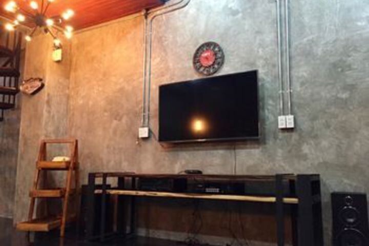 Room 2 of 60