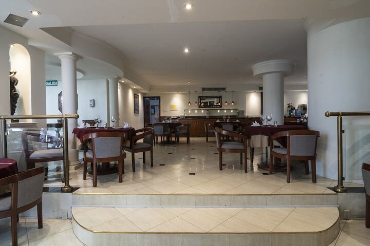 Dining 53 of 69