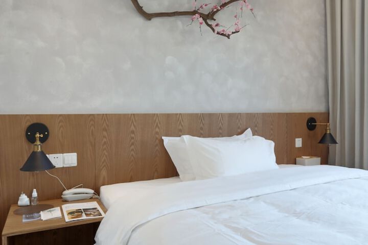 Room 9 of 43