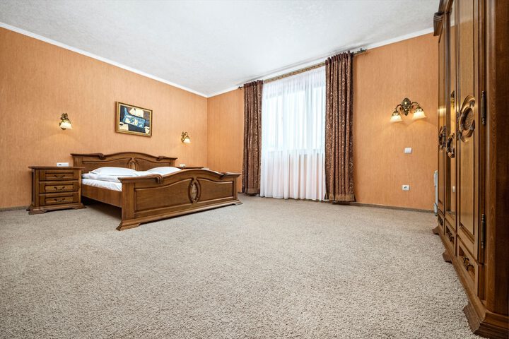 Room 9 of 262