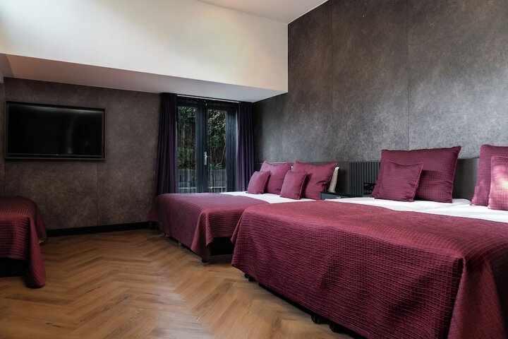 Room 40 of 189