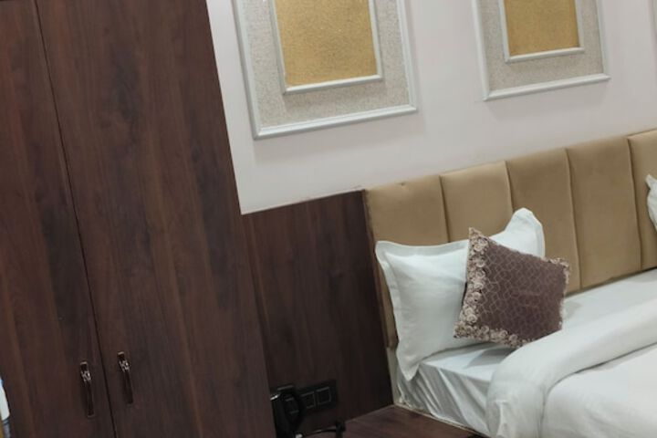 Room 35 of 118