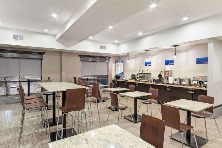 Breakfast area