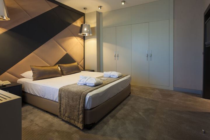Room 11 of 57