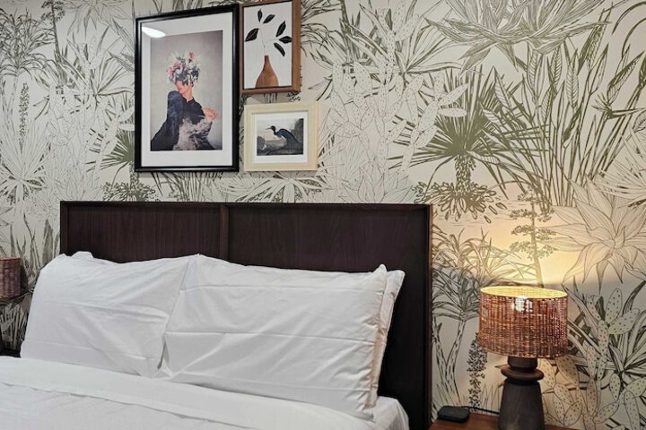 Room 4 of 72