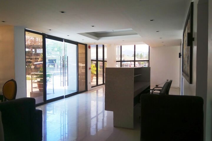 Hotel 2 of 116