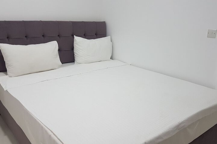 Room 9 of 48