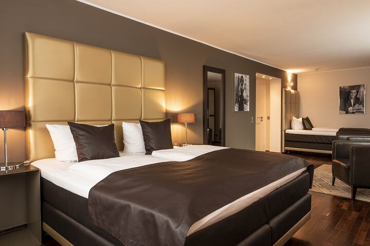Room 42 of 105