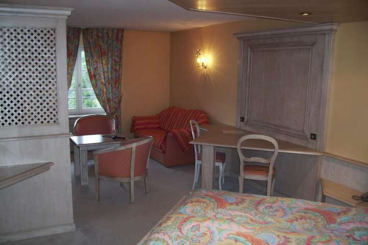 Room 8 of 35