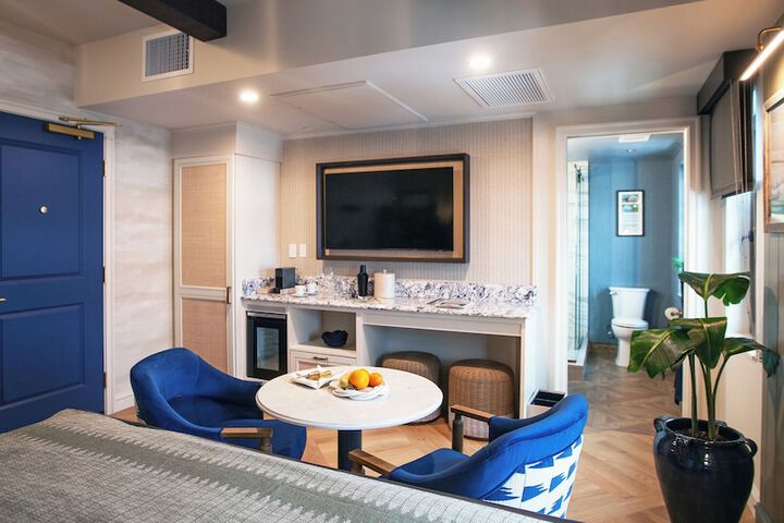 Room 9 of 36