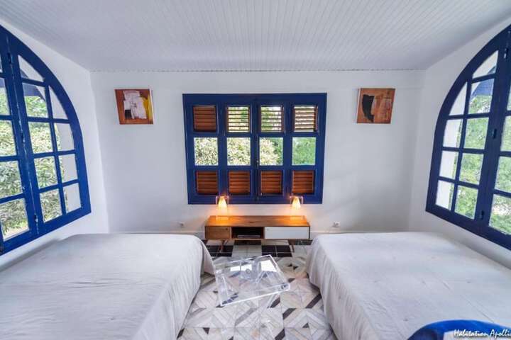 Room 12 of 72