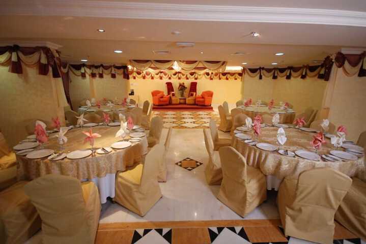 Ballroom/Hall 14 of 16