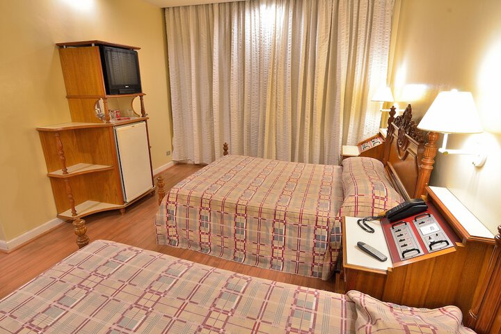 Room 27 of 64