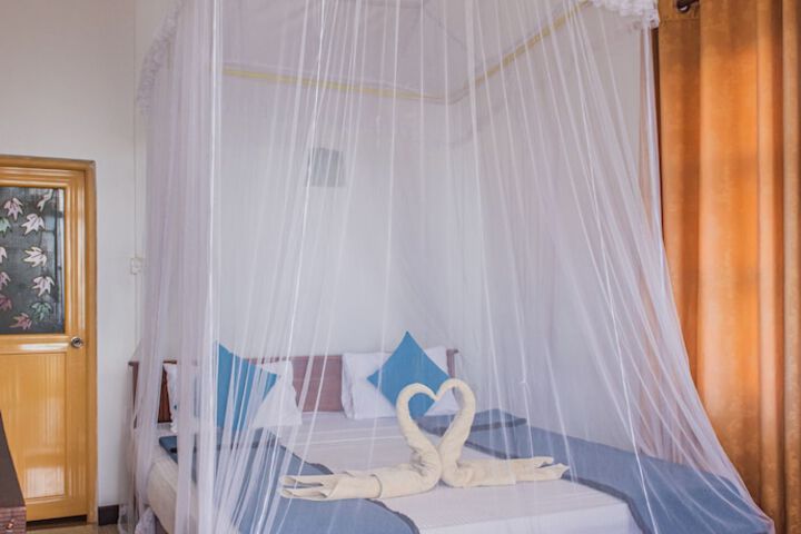 Room 4 of 52