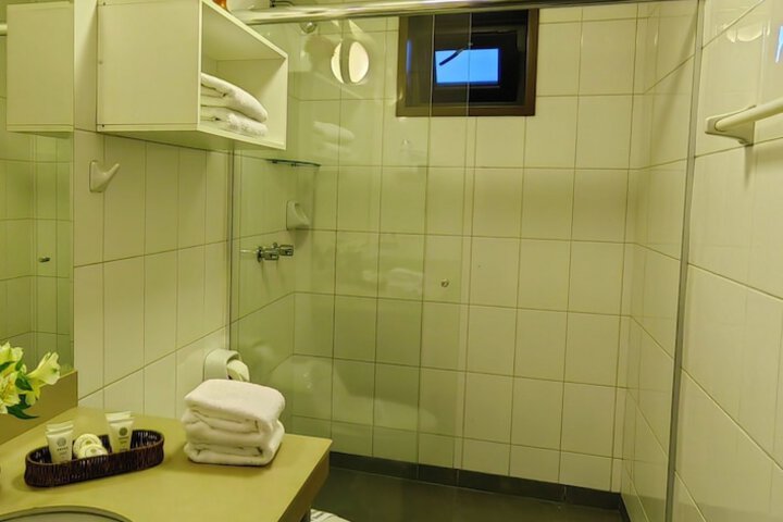 Room 41 of 82