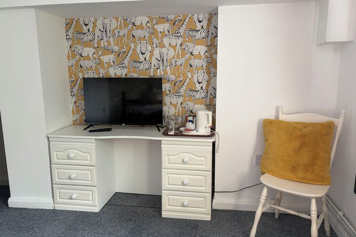 Room 15 of 48