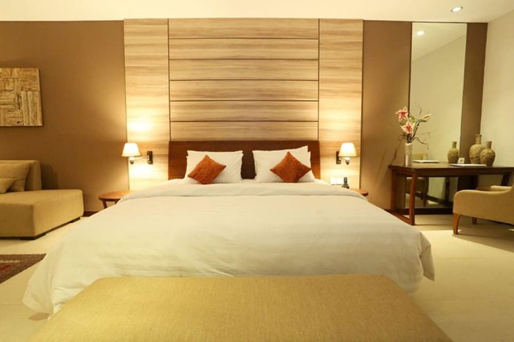 Room 5 of 67