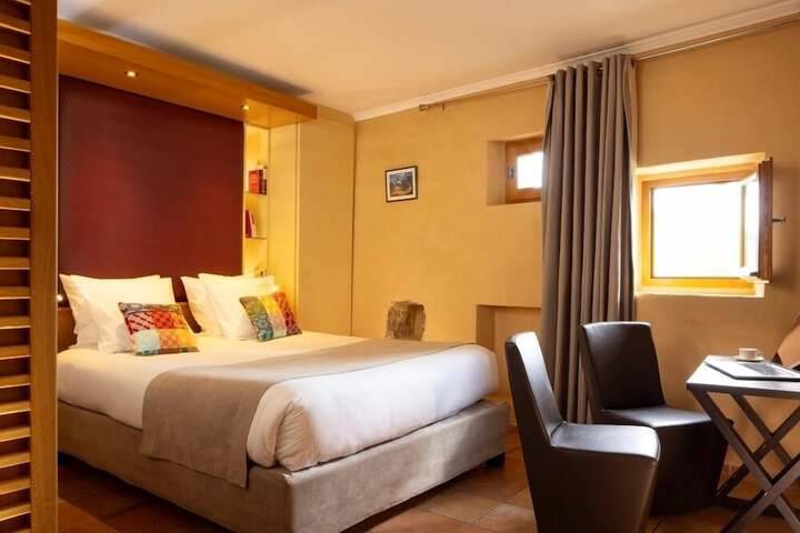 Room 2 of 52