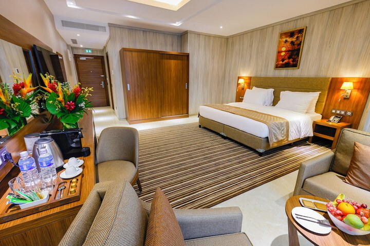 Room 13 of 27
