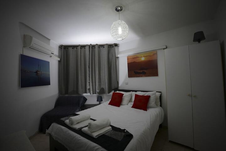 Room 2 of 23