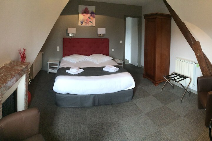 Room 28 of 62
