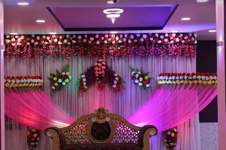 Ballroom/Hall 22 of 27