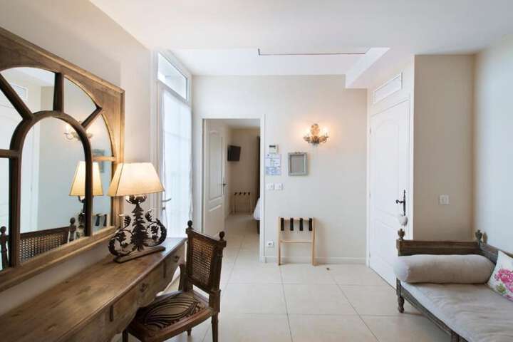 Room 16 of 34