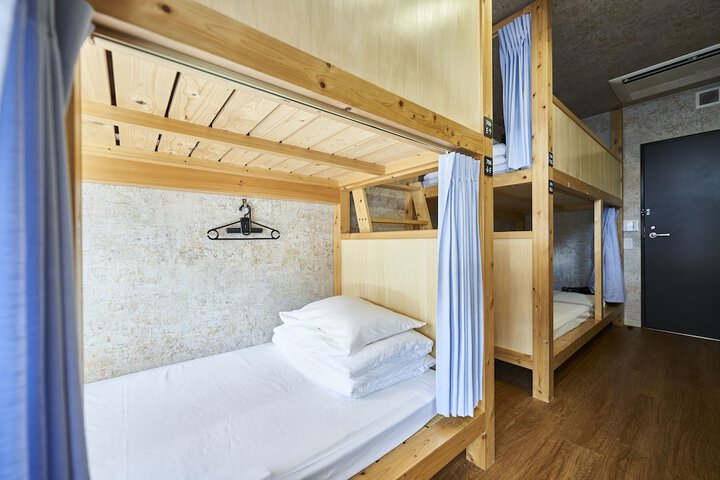 Room 25 of 127