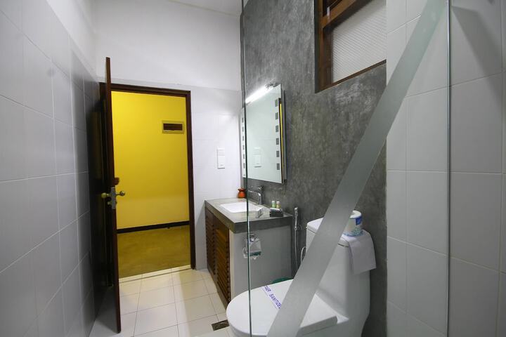 Room 45 of 76