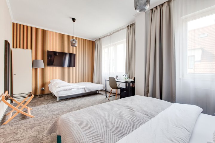 Room 20 of 115