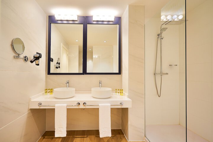 Bathroom Interior Photo