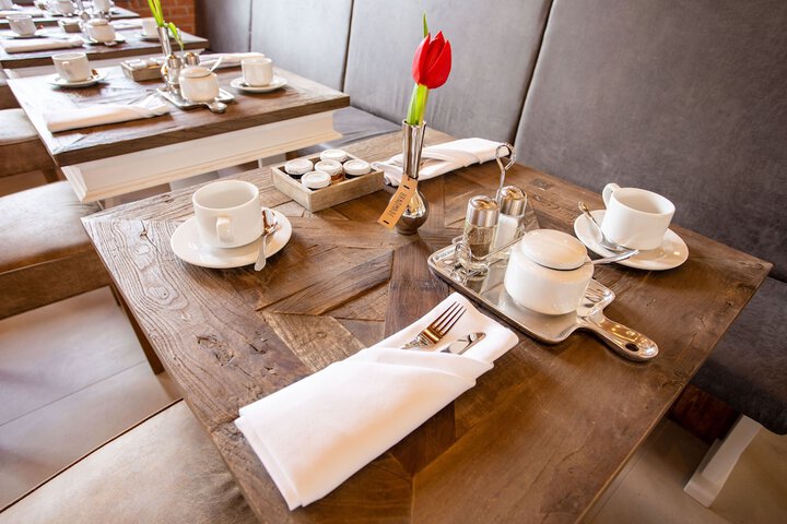 Breakfast/Coffee Service 26 of 44