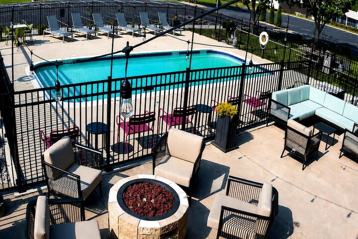 Terrace/Patio 49 of 60