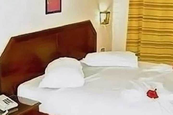 Room 7 of 20