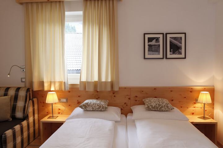 Room 15 of 85