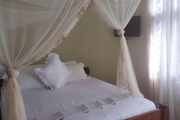 Room 3 of 15