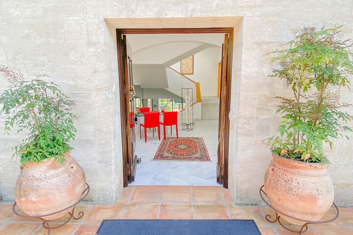 Entrance & Lobby