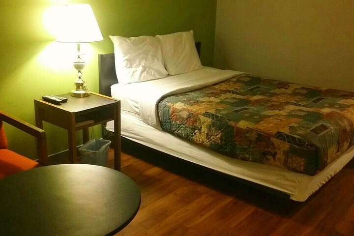Room 14 of 39