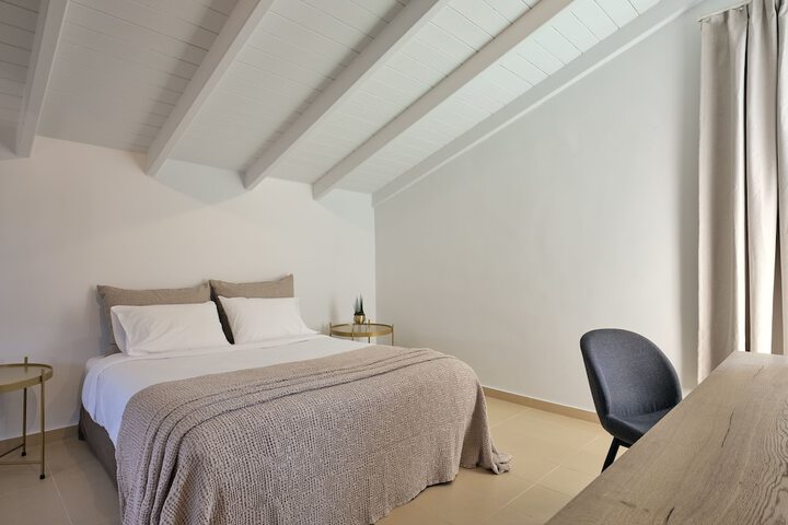 Room 14 of 183