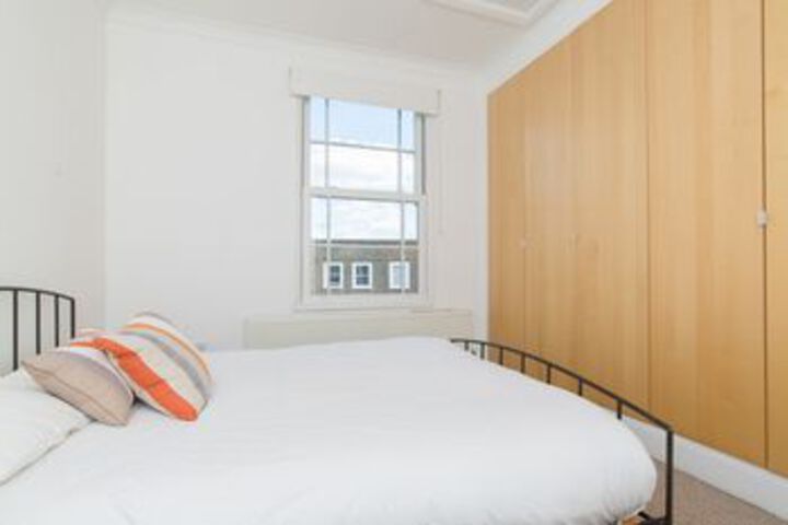 Room 8 of 16