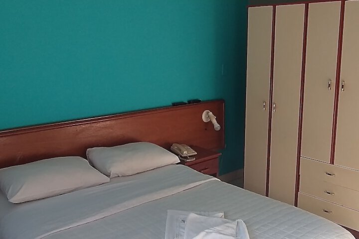 Room 5 of 25