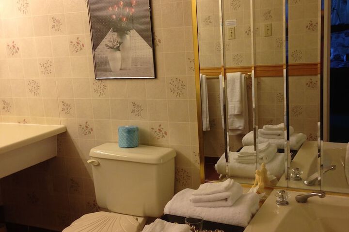 Room 25 of 43