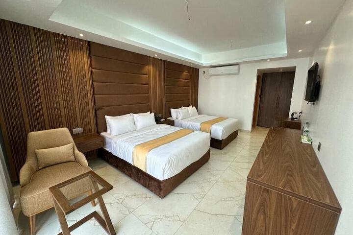 Room 3 of 12