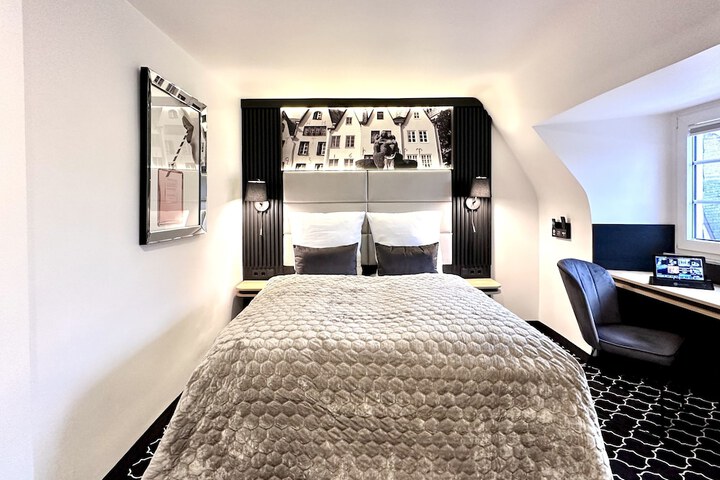 Room 54 of 194